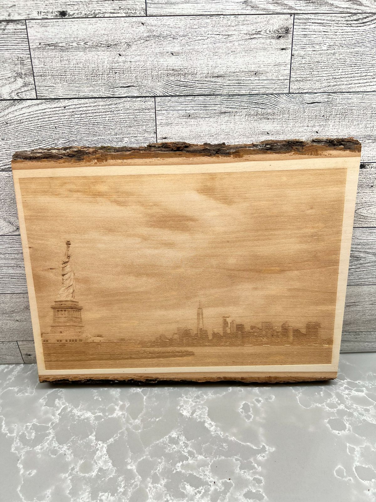 Live Edge Display "Statue of Liberty"
